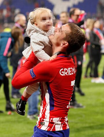 Antoine Griezmann y su hija.