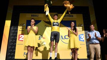 Chris Froome recuper&oacute; el maillot amarillo en Rodez.