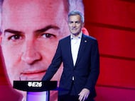 BARCELONA, 12/03/2026.- El candidato a las elecciones del FC Barcelona, Víctor Font, antes del segundo y último debate electoral organizado este jueves por la Corporació Catalana de Mitjans Audiovisuals. EFE/Quique García