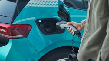 The Inflation Reduction Act passed by Congress last year included enticements to go green, including a $7,500 tax credit for new plug-in electric vehicles (EV) and fuel cell vehicles (FCV).