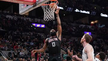 James Harden, durante el partido de la NBA que ha enfrentado a los San Antonio Spurs y a los Houston Rockets