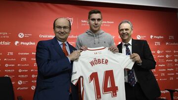 Maximilan Wöber, presentado como nuevo jugador del Sevilla.