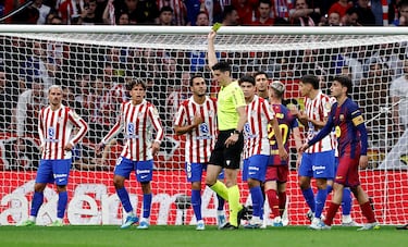 Koke y Molina en el lado rojiblanco y Fermín en el lado blaugrana. La tensión es muy grande.