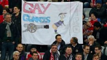 La pancarta hom&oacute;foba contra el Arsenal.