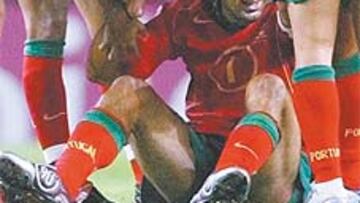 <b>Lágrimas de Figo</b>. Ayer fue el gran capitán que llevó a su país a una histórica final. Figo lloró de alegría. Su partidazo fue soberbio y no pudo contener la emoción.