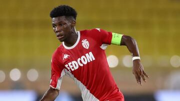 Aurelien Tchouameni en un partido con el M&oacute;naco.