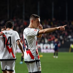 Vallecas celebra la mala noche de Guaita