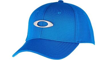 Cinco gorras que arrasan en ventas: Under Armour, Champion, Oakley, Puma y Flexit