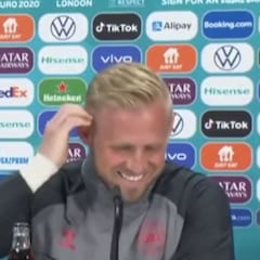 Cómo vacilar a toda Inglaterra con una respuesta: la trolleada de Schmeichel fue épica