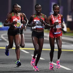 Chepngetich gana una maratón extrema con un 41% de retiradas