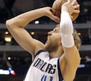 Los Mavericks ganan a los Jazz el duelo por entrar en playoffs