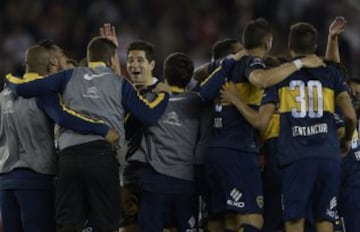 Boca Juniors regresa a estadio Monumental tras las agresiones que sufrieron los jugadores de River Plate en el partido de los octavos de final por la Copa Libertadores.