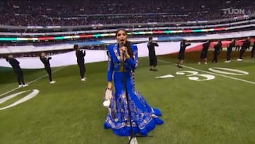 Ana Barbara se equivocó al cantar el Himno Nacional Mexicano