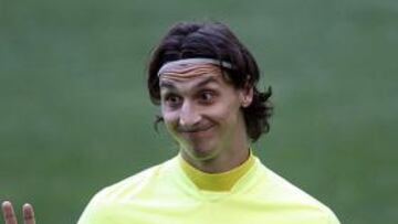 <b>FUTURO INCIERTO.</b> Ibrahimovic tiene contrato con el Barcelona, pero su continuidad no está asegurada.