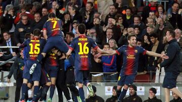 Los jugadores del Barcelona celebran el primer gol del equipo, conseguido por Pedro Rodr&iacute;guez.