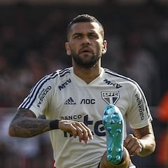 Dani Alves usará el 2 con Pumas