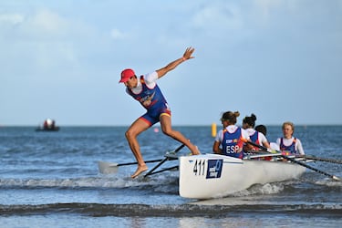 España reina en los Mundiales de beach sprint y remo de mar