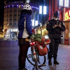 Toque de queda: ¿qué es, cuál es su significado y cómo se podría aplicar en España?