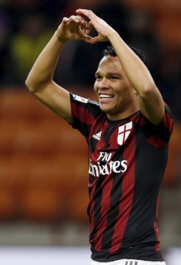 Al Milan le basta con Carlos Bacca para soñar con Europa