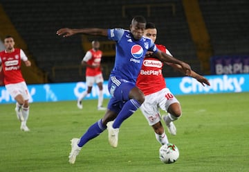 Los equipos capitalinos no se sacaron diferencias en el clásico y terminaron empatando 1-1. Por Millonarios marcó Juan Carlos Pereira y Jorge Luis Ramos lo empató para Independiente Santa Fe. 