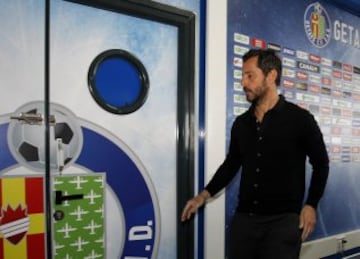 Volvió al club madrileño en enero y presentó su renuncia como técnico del Getafe mediante un comunicado en febrero, sólo un mes después. Desavenencias con el presidente de la entidad le forzaron a salir de forma precipitada.