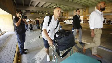 Sergio Canales llega a Sevilla para firmar por el Betis.