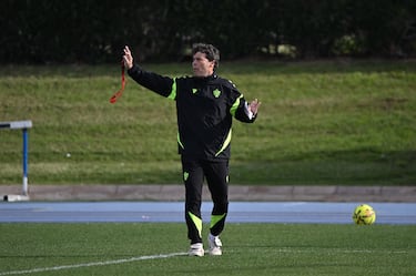 El Almería se juega mucho más que tres puntos ante un viejo conocido