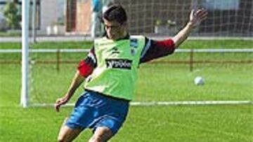 <b>FUEGO, TITULAR</B>. Acebal recurre a un juvenil ante Las Palmas.