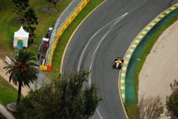 Kevin Magnussen de Dinamarca conduce su Renault Sport durante la clasificación del GP de Australia.