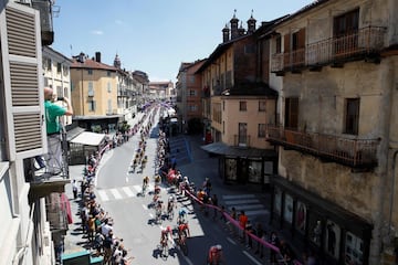 El italiano Cesare Benedetti ganó en la jornada 12 del Giro de Italia. Miguel Ángel López descontó tiempo en la general y Jan Polanc es el nuevo líder de la clasificación. 