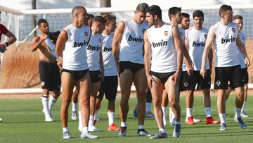 Rodrigo y Guedes, en su primer entrenamiento con el grupo.