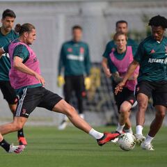 El lujo de Cuadrado en el rondo con Cristiano Ronaldo