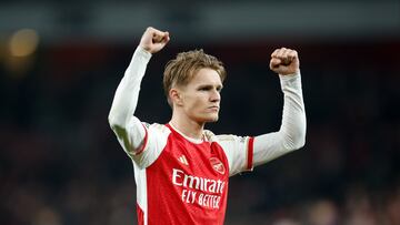 London (United Kingdom), 09/03/2024.- Martin Odegaard of Arsenal celebrates at the end of the English Premier League match between Arsenal FC and Brentford FC in London, Britain, 09 March 2024. (Reino Unido, Londres) EFE/EPA/DAVID CLIFF EDITORIAL USE ONLY. No use with unauthorized audio, video, data, fixture lists, club/league logos, 'live' services or NFTs. Online in-match use limited to 120 images, no video emulation. No use in betting, games or single club/league/player publications.