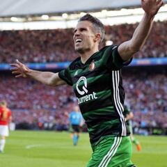 Van Persie: "Sufrí insultos, gritos y silbidos durante once años"