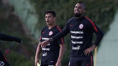 ******COBERTURA ESPECIAL, DISPONIBLE SOLO PARA CLIENTES ESPECIALMENTE ABONADOS*******
 Futbol, entrenamiento de la seleccion chilena en el hotel Principe Felipe
 El jugador de la seleccion chilena Arturo Vidal, derecha, es fotografiado durante el entrenamiento matutino realizado en el Club Resort La Manga Hotel Pr&iacute;ncipe Felipe de La Manga, Espana.
 11/10/2019
 Andres Pina/Photosport
 
 Football, Chilean National team training session
 Chile&#039;s player Arturo Vidal, right, is pictured during the morning training session held at the field of the Club Resort La Manga Hotel Pr&iacute;ncipe Felipe in La Manga, Spain.
 11/10/2019
 Andres Pina/Photosport