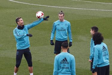 Zidane prepares for Numancia without Varane or Modric