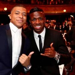 Guiños de Vinicius y Benzema a Mbappé el día de su cumpleaños