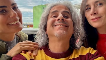 “Voy reuniendo amores”: cantante chileno habla de amistad de su polola y todas sus ex parejas