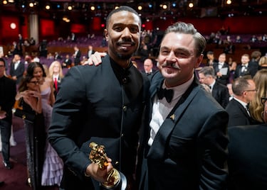 Michael B. Jordan y Leonardo DiCaprio durante la 98.ª edición de los premios Oscar 2026 celebrados en el Dolby Theatre.