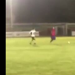 ¡De 'globito'! El golazo de Vidal en la despedida de Madrid