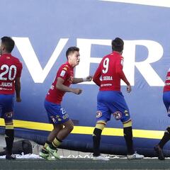 Unión se queda con el clásico y sigue en la lucha por el título