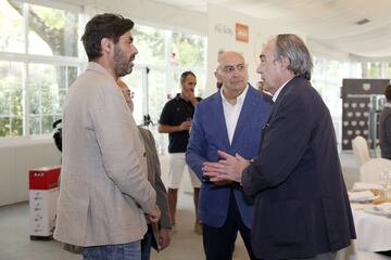 Vicente Jim¨¦nez. ?ngel Garc¨ªa Col¨ªn y Gerardo Viada.