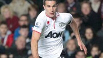 Van Persie, ante el Aston Villa.