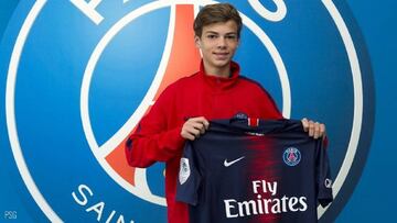 El centrocampista franc&eacute;s de 16 a&ntilde;os, &Eacute;douard Michut, con la camiseta del PSG.