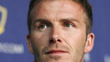 Una vez superado el enfrentamiento con su compañero de equipo, Landon Donovan, el astro inglés David Beckham comenzó a mover la maquinaria publicitaria para vender su nueva imagen al estilo Giorgio Armani, y aseguró su deseo de volver a Europa pero sin dejar de cumplir su compromiso con la MLS.