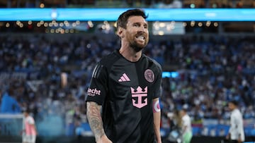CHARLOTTE, NORTH CAROLINA - SEPTEMBER 13: Lionel Messi #10 of Inter Miami CF reacts after the team's defeat in the MLS match between Charlotte FC and Inter Miami CF at Bank of America Stadium on September 13, 2025 in Charlotte, North Carolina. David Jensen/Getty Images/AFP (Photo by David Jensen / GETTY IMAGES NORTH AMERICA / Getty Images via AFP)