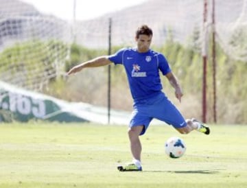 Quique de Lucas jugó durante la temporada 2013-2014 en el Hércules en Segunda.