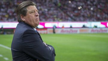 Miguel Herrera en el Estadio Azteca 