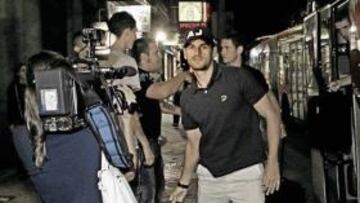 <b>LLEGARON EN AVE. </b>El Betis viajó ayer a la capital de España. En la imagen, Juanito.