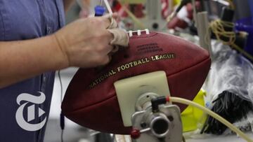 Así se fabrican los balones oficiales de la NFL